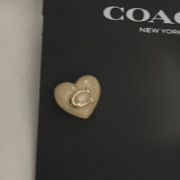 Coach pink and gold heart earrings - Picture 2 of 3